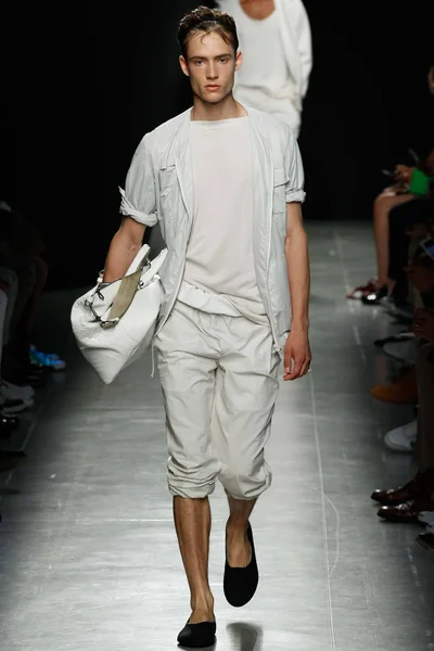 Look 24
